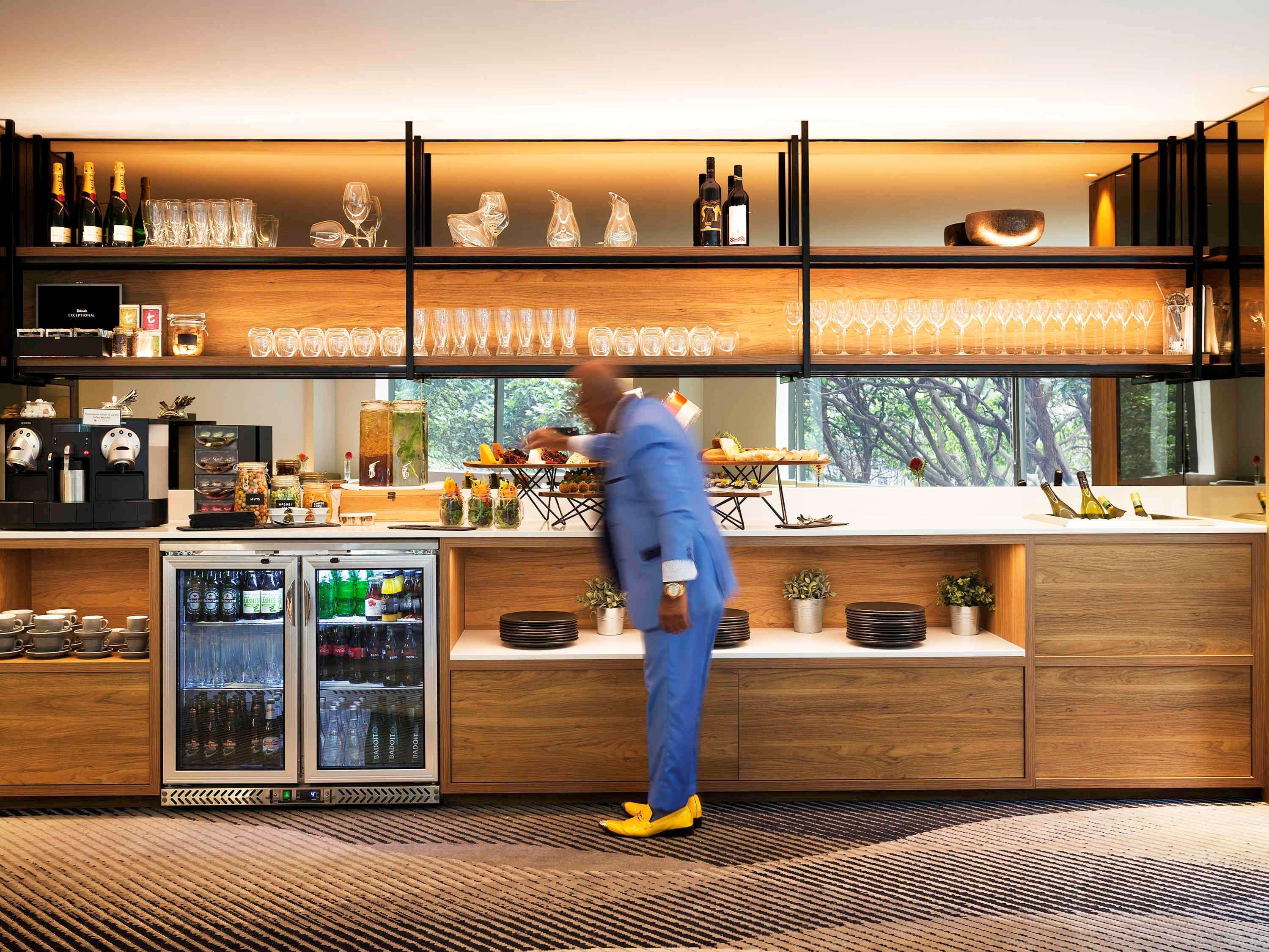 Отель Pullman Sydney Olympic Park Экстерьер фото The bar at the lounge