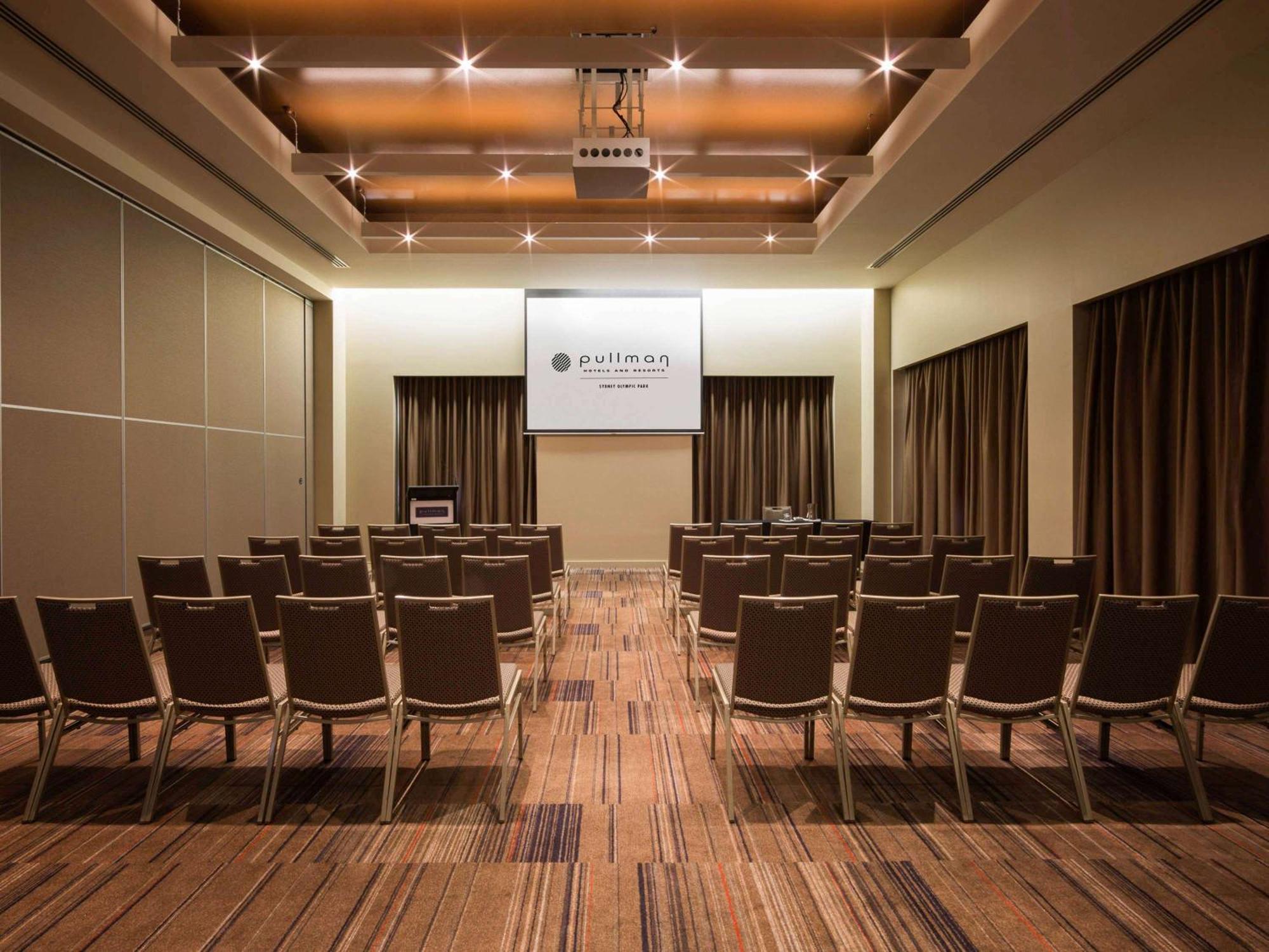 Отель Pullman Sydney Olympic Park Экстерьер фото Meeting room